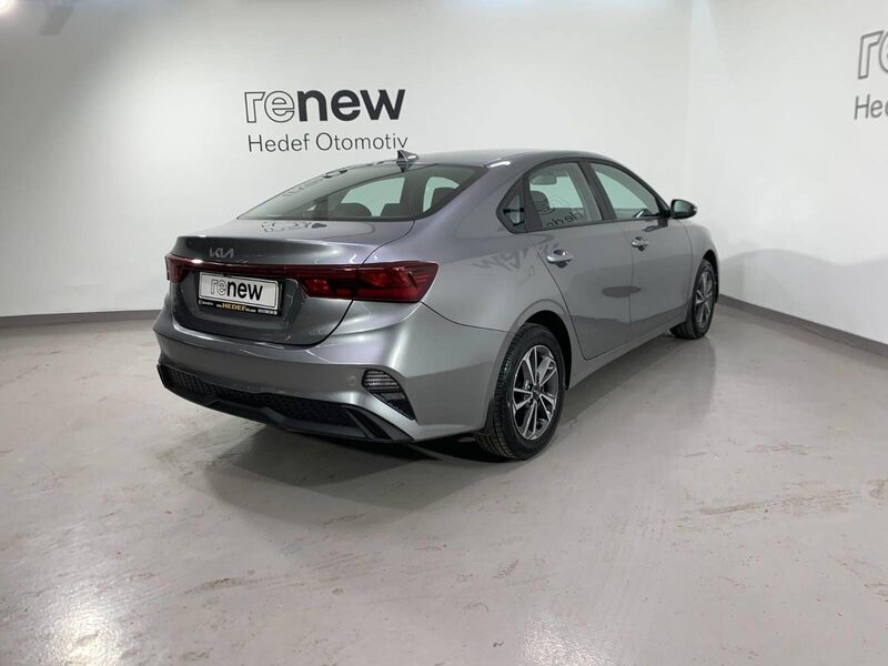 kia-cerato-1-90-467753-3465320.jpeg