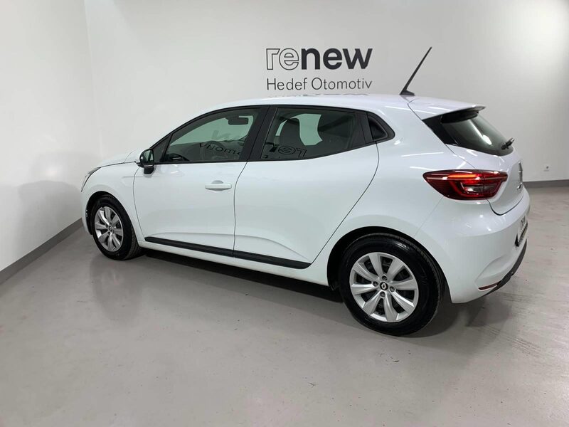 renault-clio-1-90-470388-3480977.jpeg