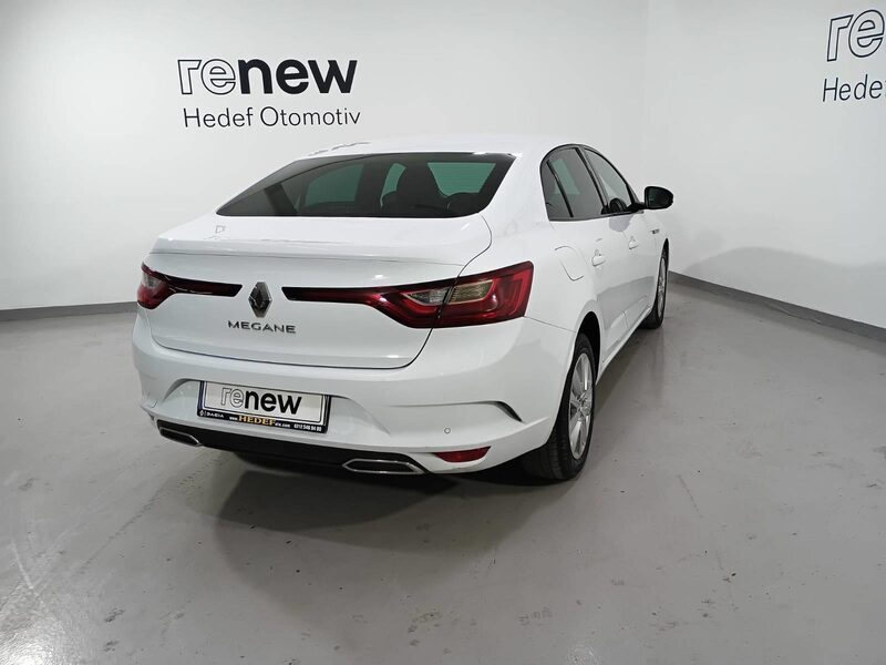 renault-megane-1-90-470679-3483141.jpeg