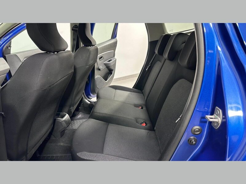 dacia-duster-1-90-462473-3431356.jpeg