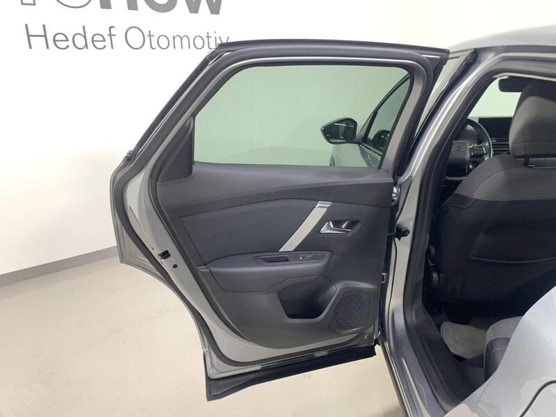 citroen-c4-1-90-463539-3438541.jpeg