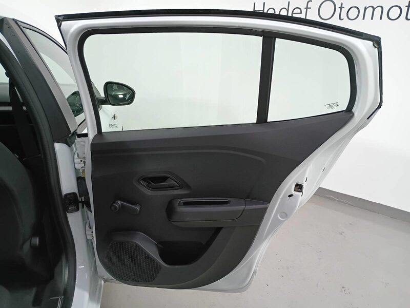 renault-taliant-1-90-470688-3483316.jpeg