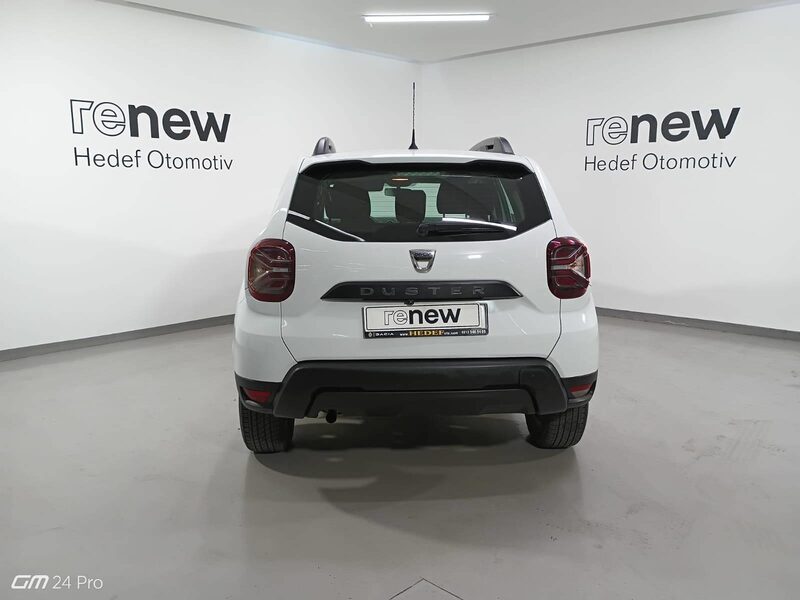 dacia-duster-1-90-465029-3450442.jpeg