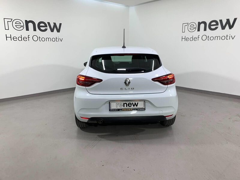 renault-clio-1-90-470388-3480983.jpeg