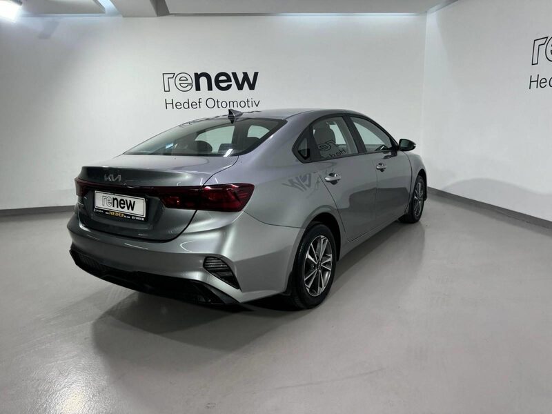 kia-cerato-1-90-461566-3426039.jpeg