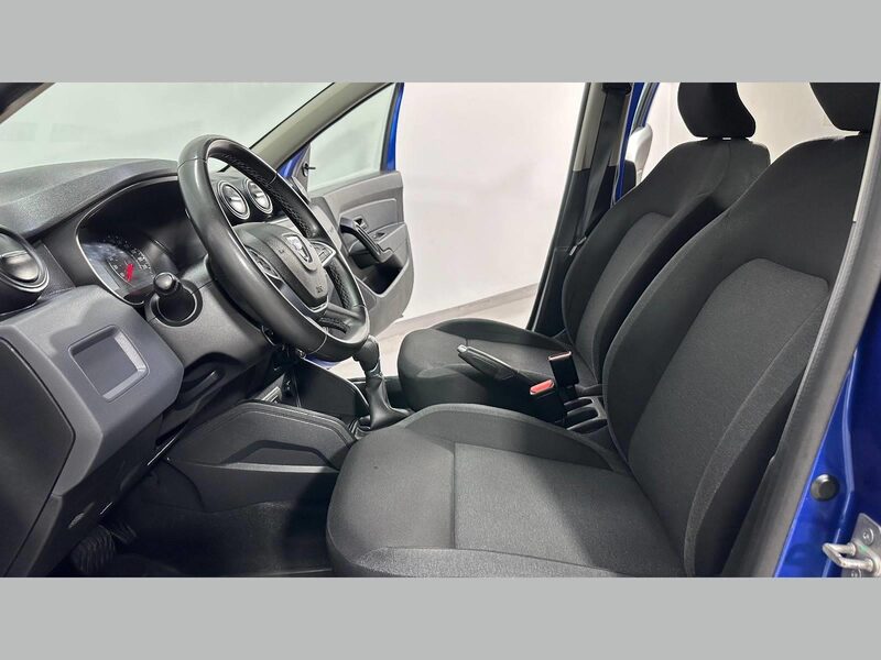 dacia-duster-1-90-462473-3431346.jpeg