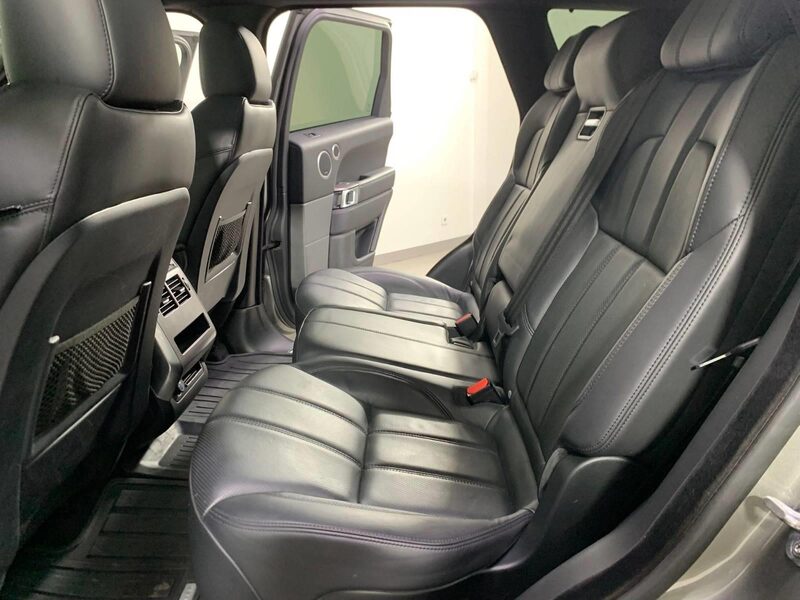 land-rover-range-rover-sport-1-90-468632-3470031.jpeg