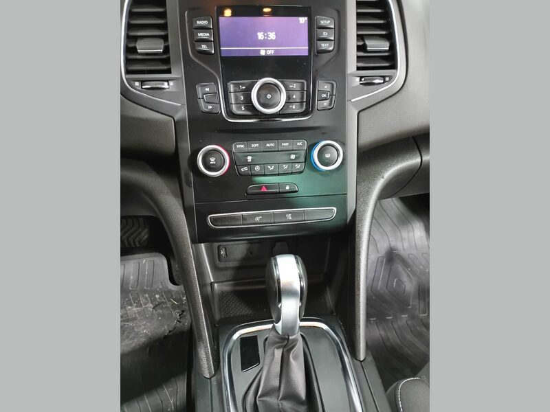 renault-megane-1-90-470679-3483162.jpeg