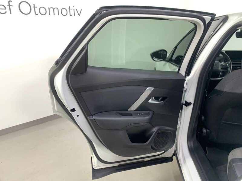 citroen-c4-1-90-463535-3438407.jpeg