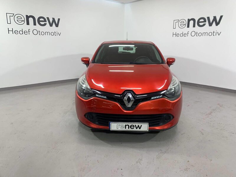 renault-clio-1-90-468181-3467578.jpeg