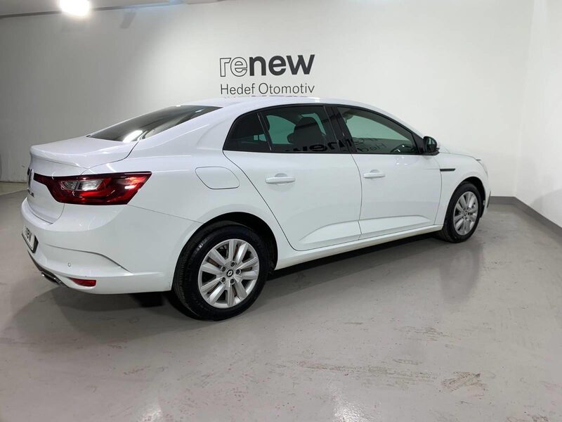 renault-megane-1-90-468307-3468177.jpeg