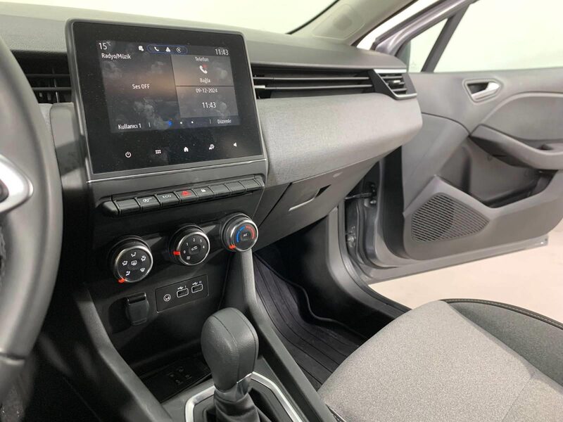 renault-clio-1-90-466361-3456312.jpeg