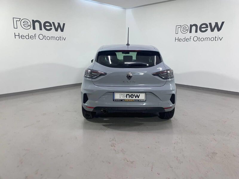 renault-clio-1-90-466388-3456401.jpeg