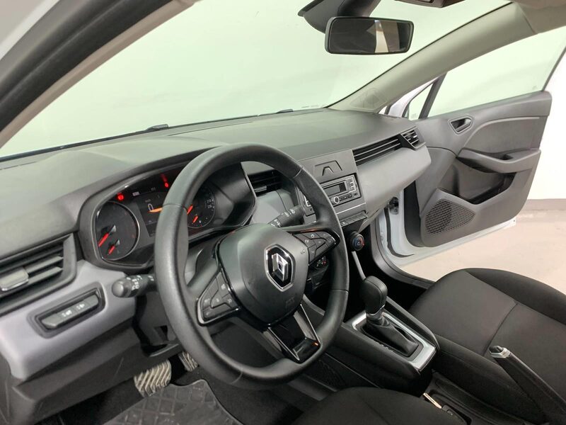 renault-clio-1-90-470388-3480998.jpeg