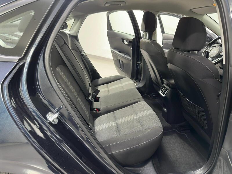 kia-cerato-1-90-462848-3433983.jpeg
