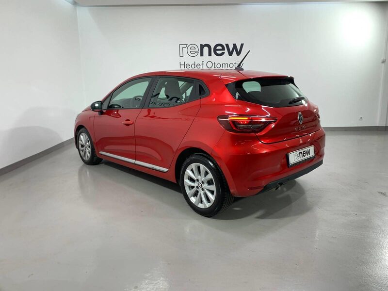 renault-clio-1-90-463392-3437251.jpeg