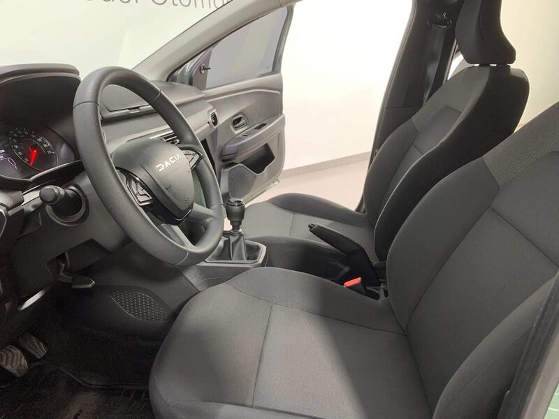 dacia-jogger-1-90-439107-3286588.jpeg