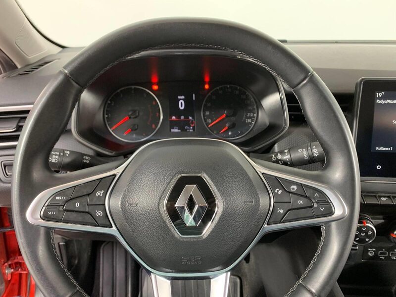 renault-clio-1-90-461716-3427324.jpeg