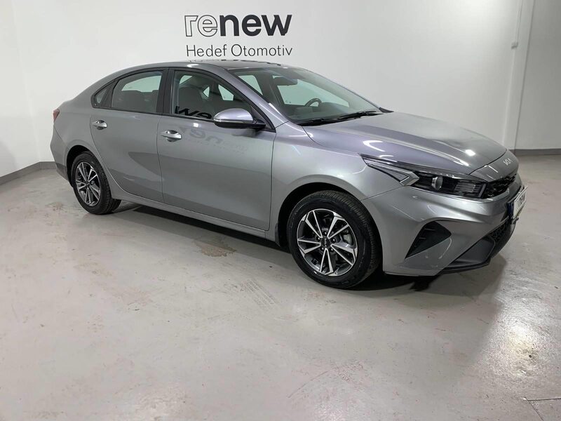 kia-cerato-1-90-467753-3465339.jpeg