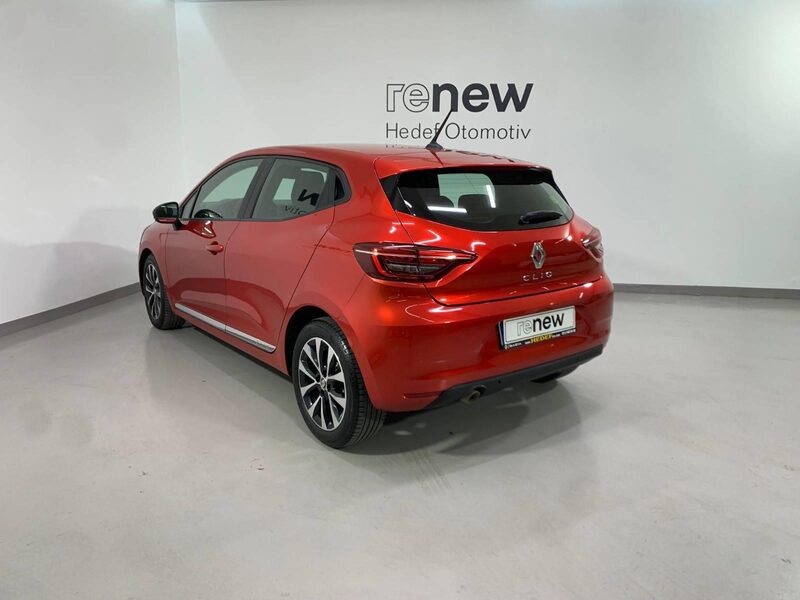 renault-clio-1-90-461716-3427320.jpeg