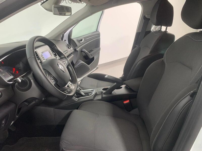 renault-megane-1-90-458763-3407270.jpeg