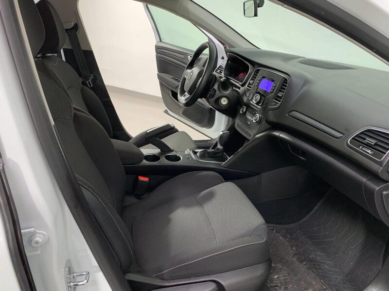 renault-megane-1-90-458603-3406150.jpeg