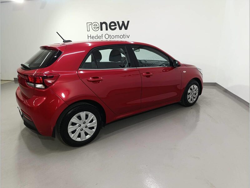 kia-rio-1-90-451907-3363504.jpeg