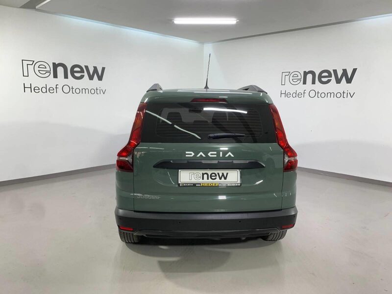 dacia-jogger-1-90-439107-3286570.jpeg