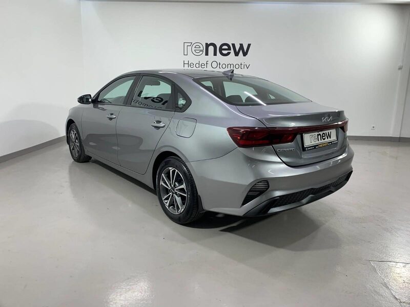 kia-cerato-1-90-464232-3444020.jpeg