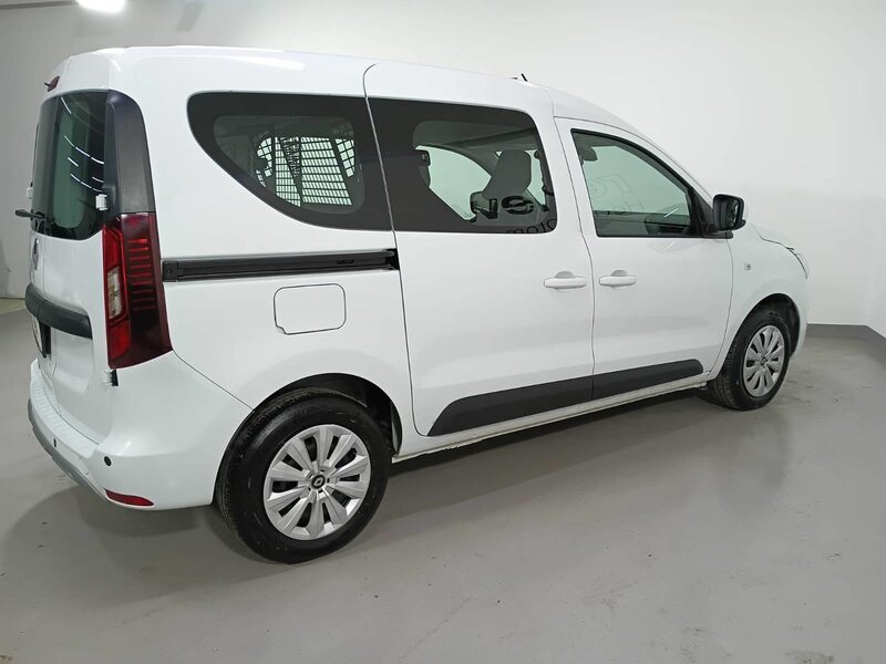 renault-express-1-90-470687-3483295.jpeg