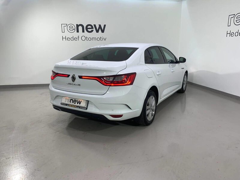 renault-megane-1-90-458763-3407259.jpeg