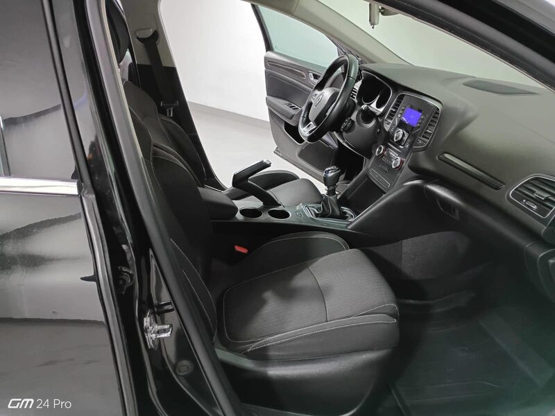 renault-megane-1-90-466094-3454630.jpeg
