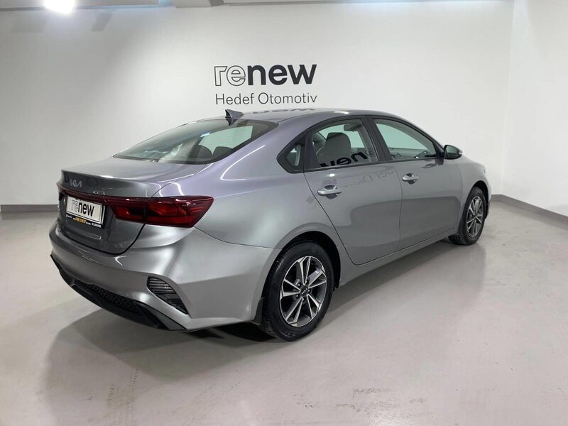 kia-cerato-1-90-464232-3444049.jpeg