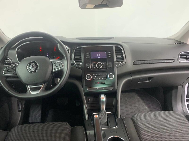 renault-megane-1-90-458763-3407274.jpeg