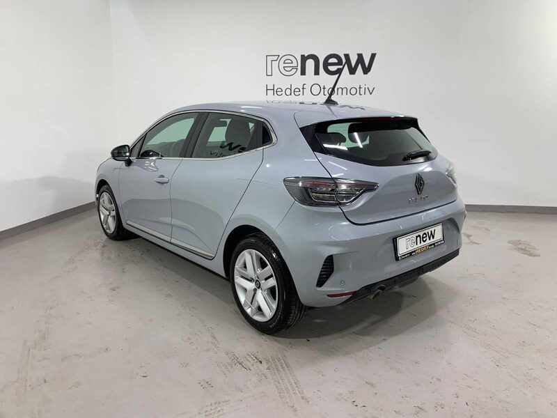 renault-clio-1-90-466389-3456486.jpeg