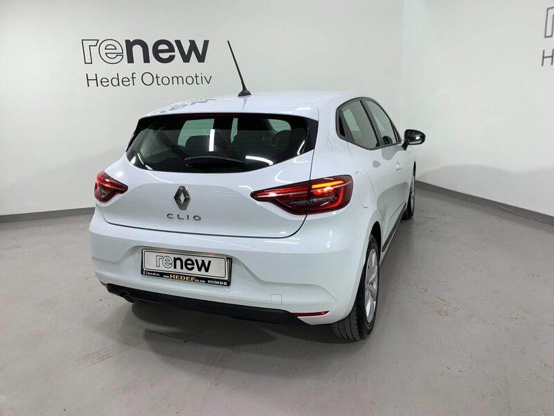 renault-clio-1-90-470388-3480978.jpeg