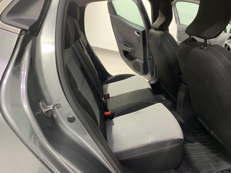 renault-clio-1-90-466361-3456327.jpeg