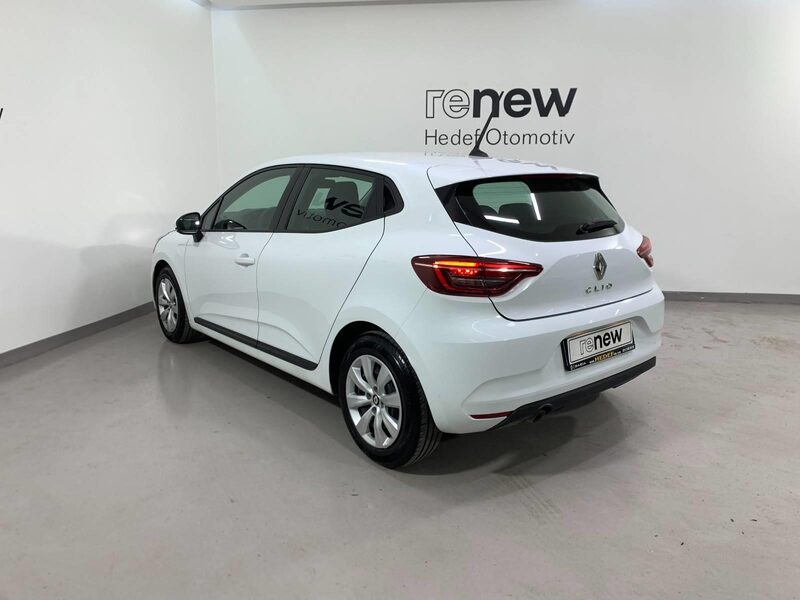 renault-clio-1-90-470388-3480974.jpeg
