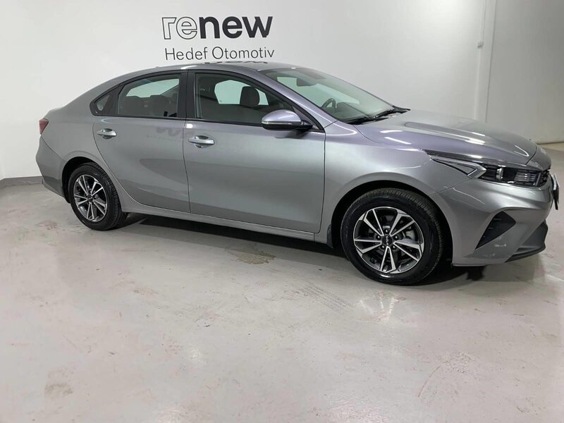 kia-cerato-1-90-467753-3465340.jpeg