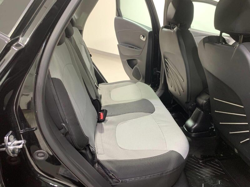renault-captur-1-90-466723-3458576.jpeg