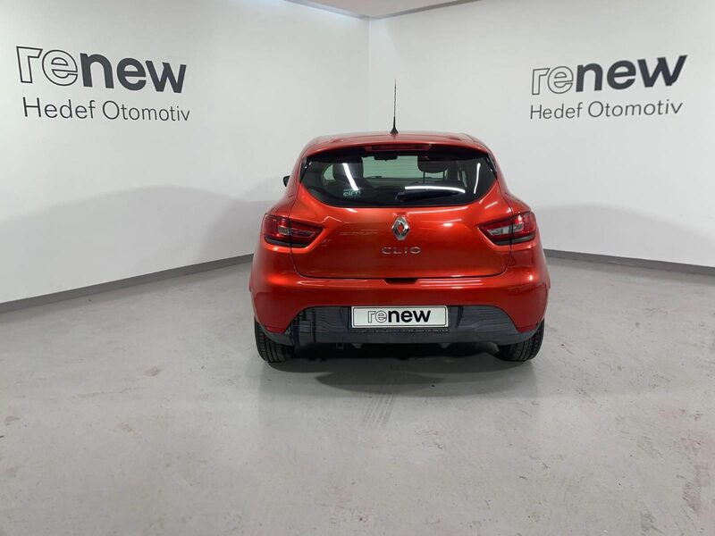 renault-clio-1-90-468181-3467589.jpeg
