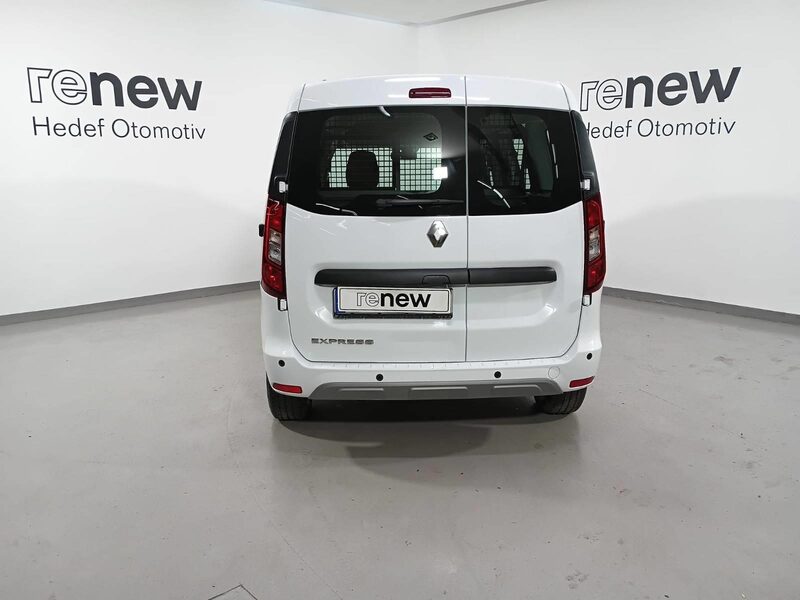 renault-express-1-90-470687-3483294.jpeg