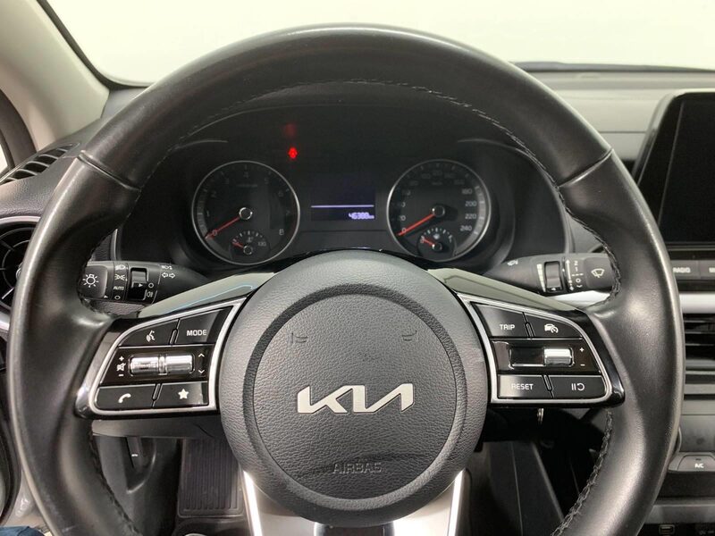 kia-cerato-1-90-467753-3465333.jpeg