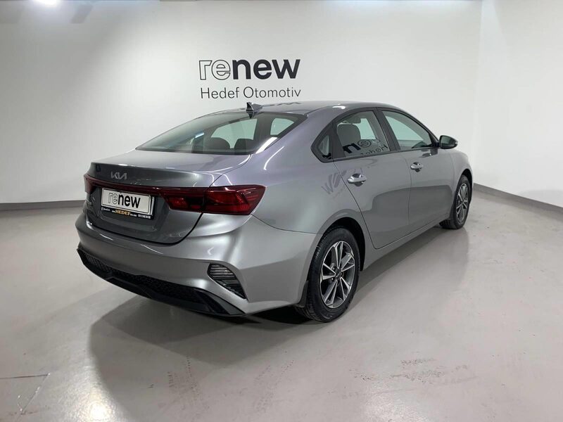 kia-cerato-1-90-464232-3444012.jpeg