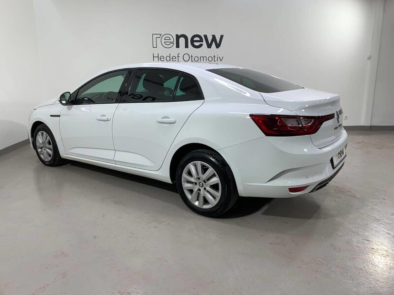 renault-megane-1-90-468307-3468189.jpeg
