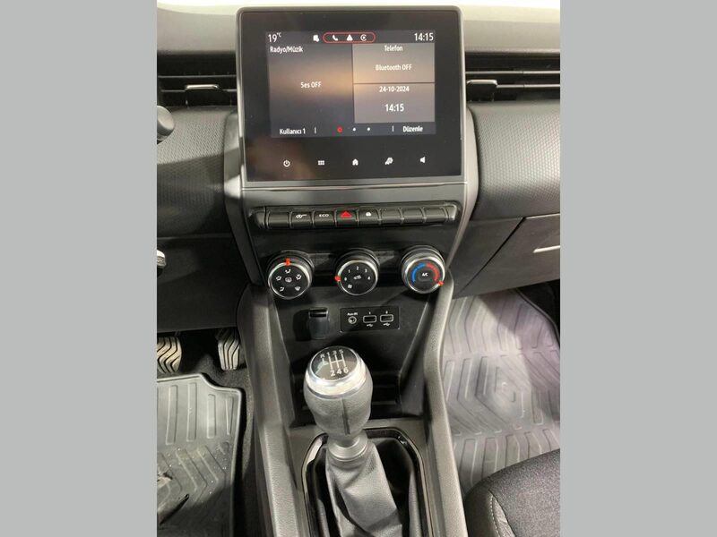 renault-clio-1-90-461716-3427316.jpeg