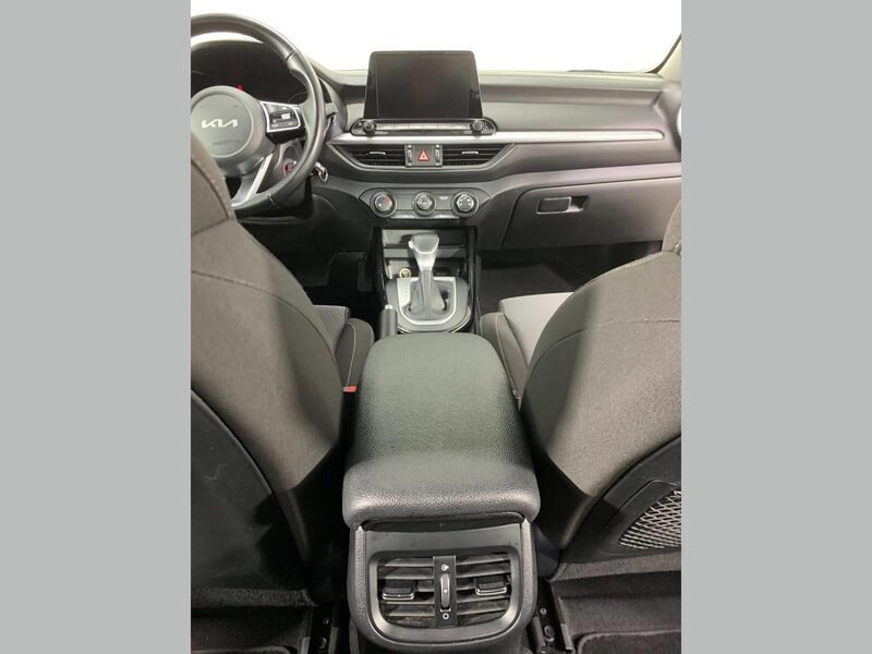 kia-cerato-1-90-467753-3465345.jpeg