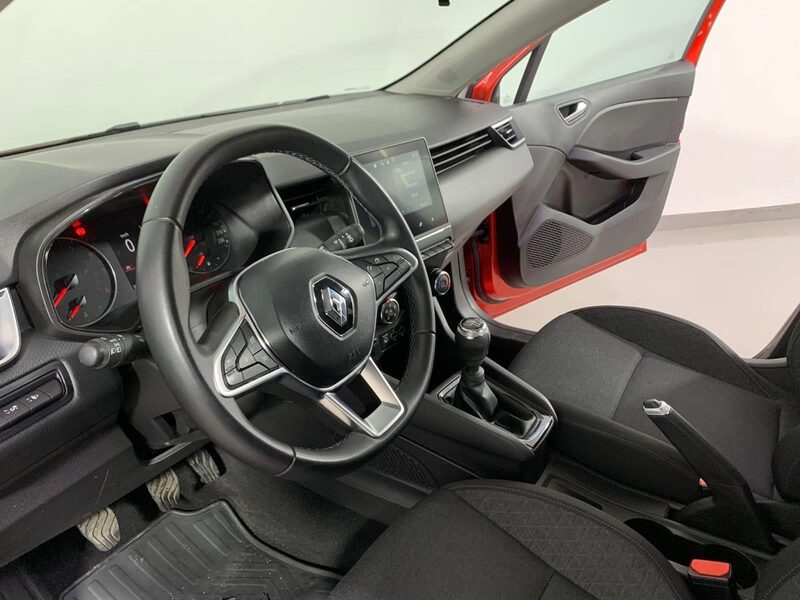renault-clio-1-90-461716-3427338.jpeg