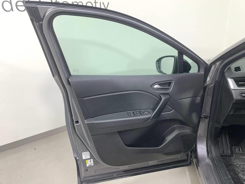 renault-captur-1-90-468625-3469815.jpeg