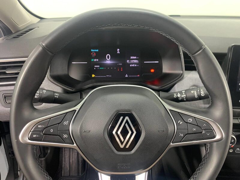 renault-clio-1-90-466388-3456415.jpeg